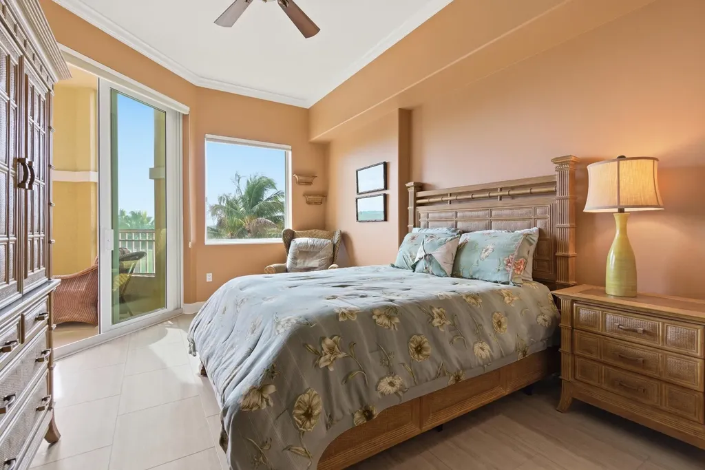 2748 Tiburon Boulevard E Naples FL 34109