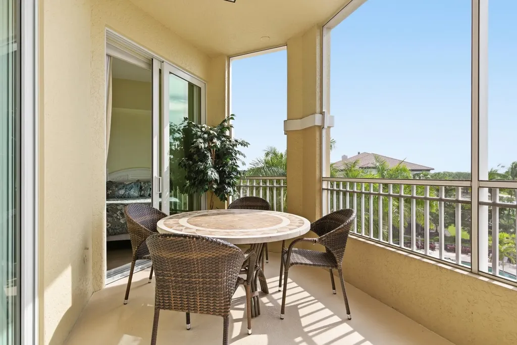 2748 Tiburon Boulevard E Naples FL 34109