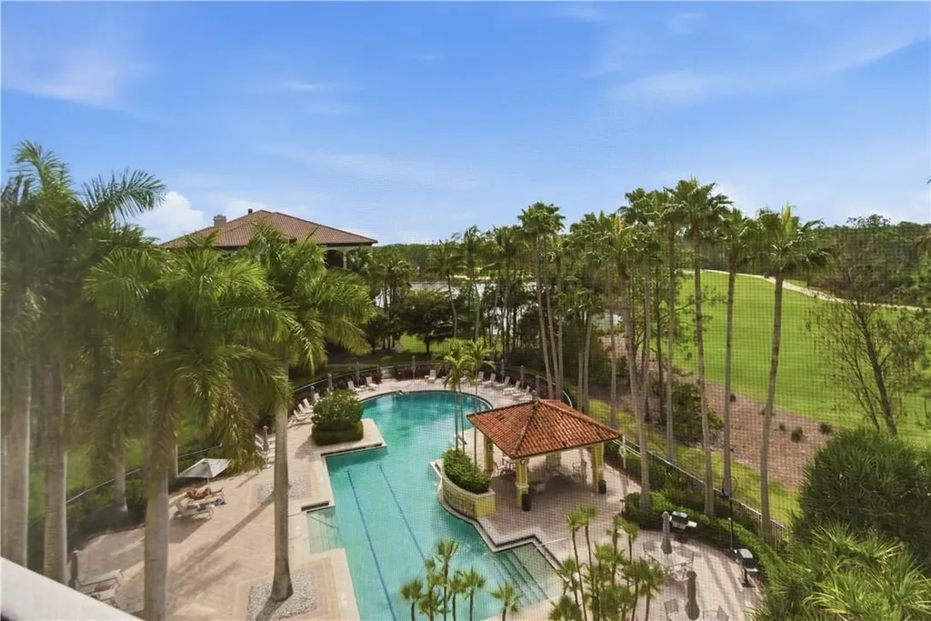 2748 Tiburon Boulevard E Naples FL 34109