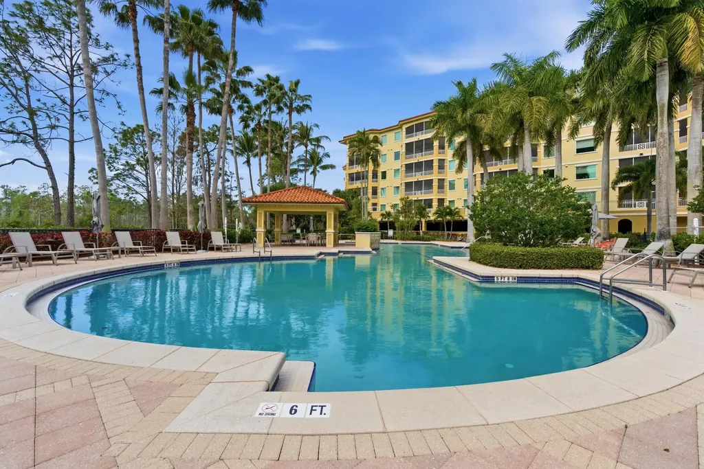 2748 Tiburon Boulevard E Naples FL 34109