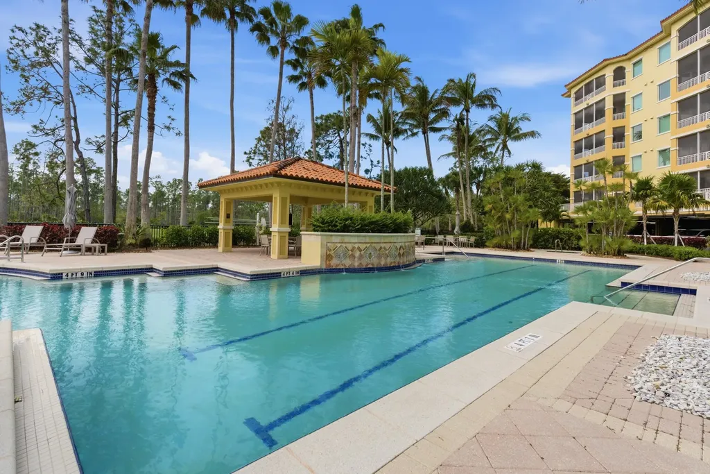 2748 Tiburon Boulevard E Naples FL 34109