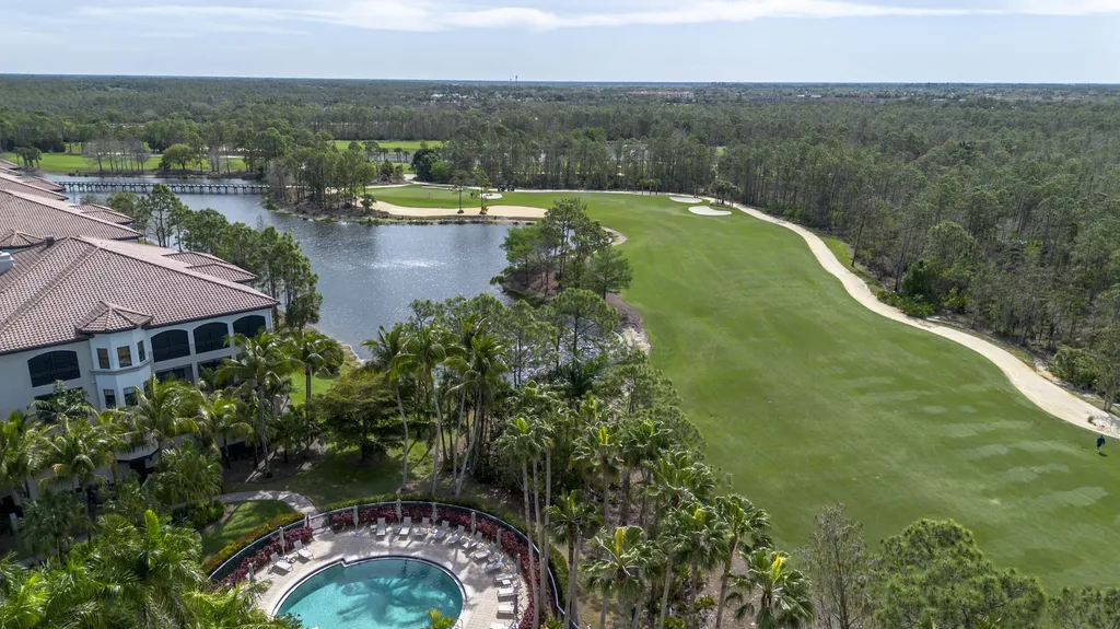 2748 Tiburon Boulevard E Naples FL 34109