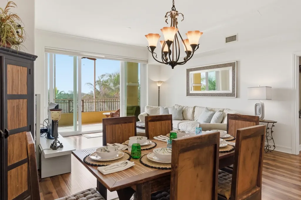 2748 Tiburon Boulevard E Naples FL 34109