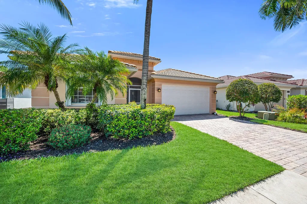 14088 Mirror Court Naples FL 34114