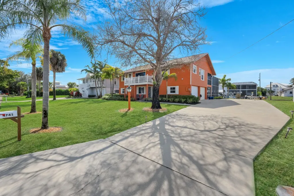 4741 Pembrooke Lane Bonita Springs FL 34134