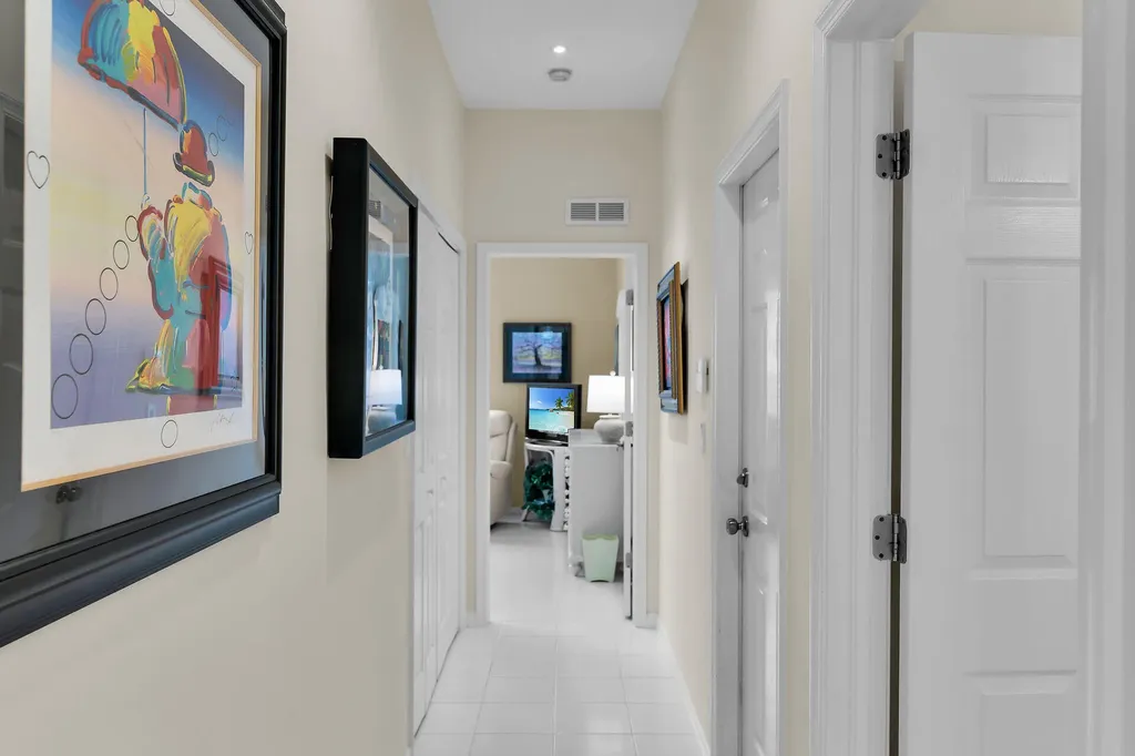 128 Livermore Lane Naples FL 34119