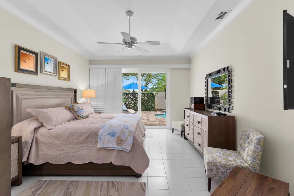 128 Livermore Lane Naples FL 34119