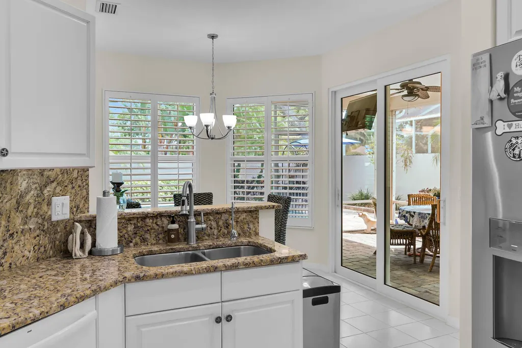 128 Livermore Lane Naples FL 34119