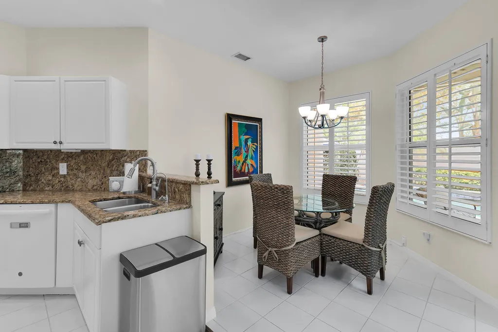 128 Livermore Lane Naples FL 34119