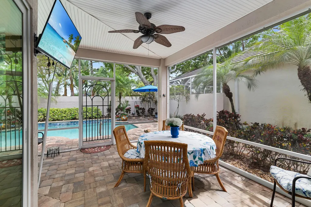 128 Livermore Lane Naples FL 34119