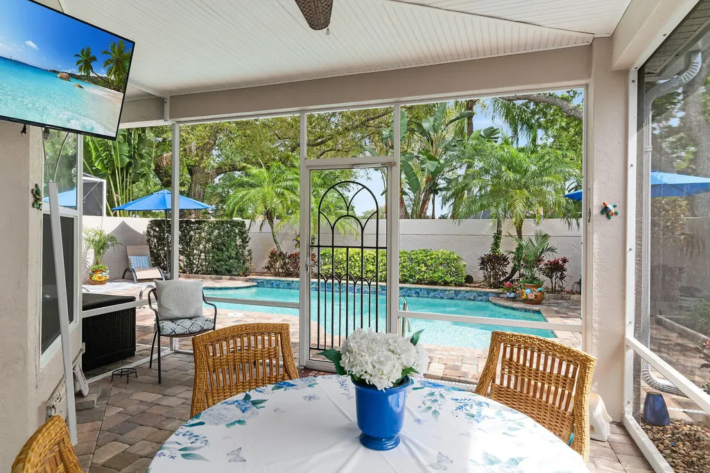 128 Livermore Lane Naples FL 34119