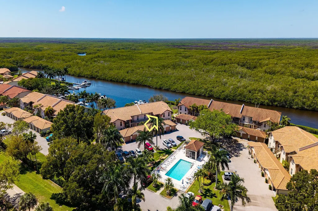 194 Newport Drive Naples FL 34114