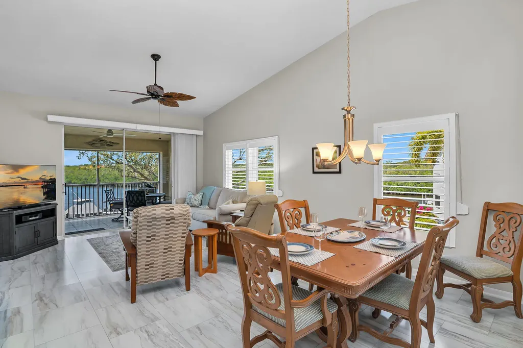 194 Newport Drive Naples FL 34114