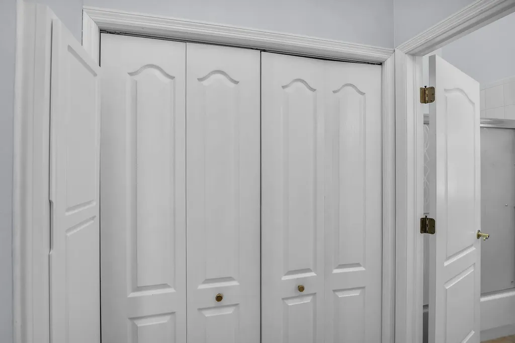 194 Newport Drive Naples FL 34114