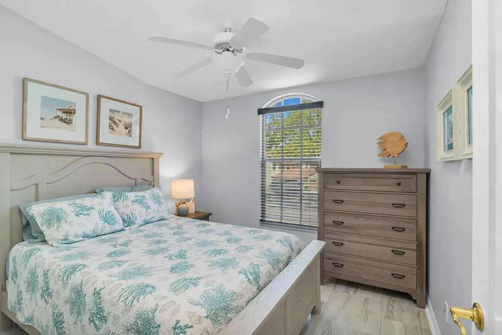 194 Newport Drive Naples FL 34114