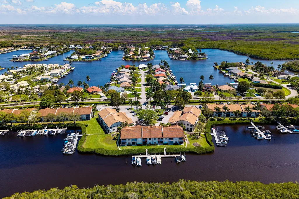 194 Newport Drive Naples FL 34114