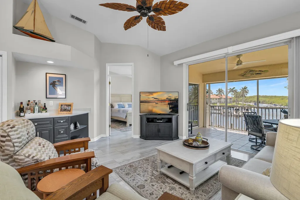 194 Newport Drive Naples FL 34114