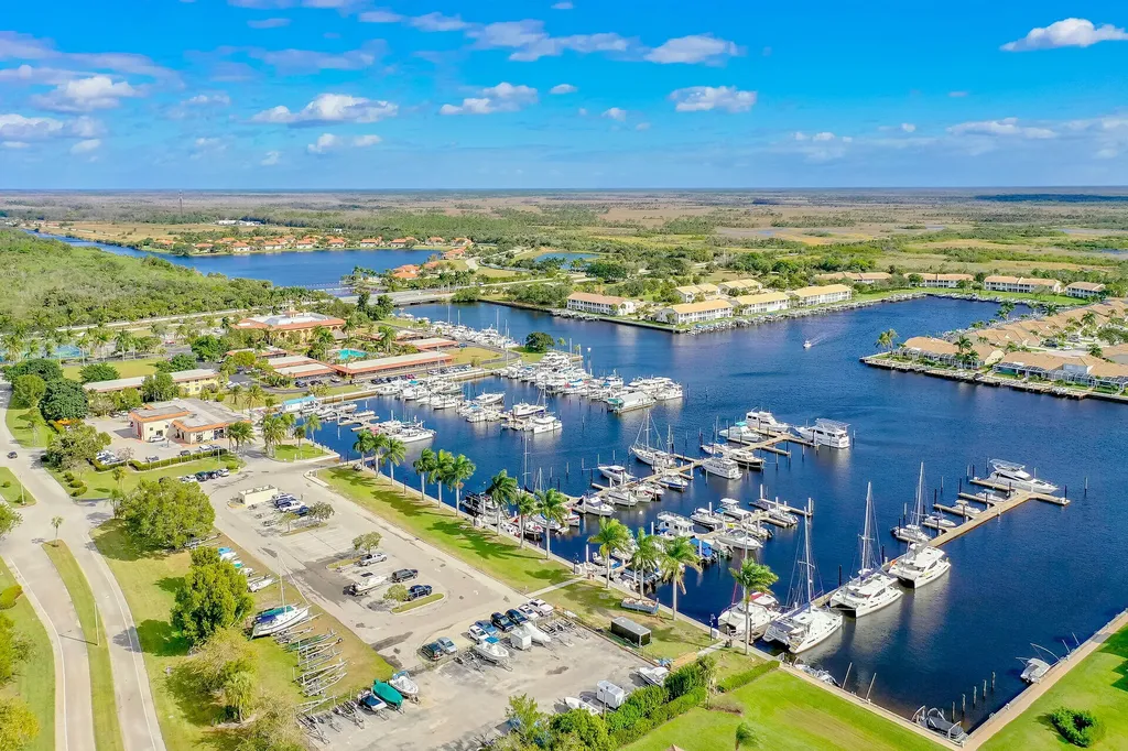 194 Newport Drive Naples FL 34114