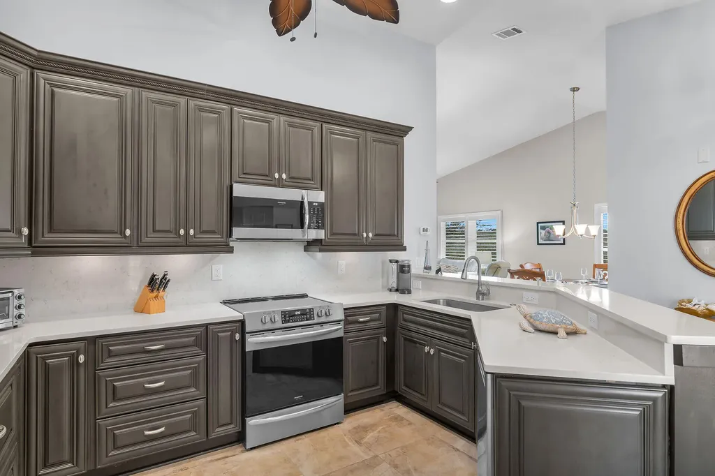 194 Newport Drive Naples FL 34114