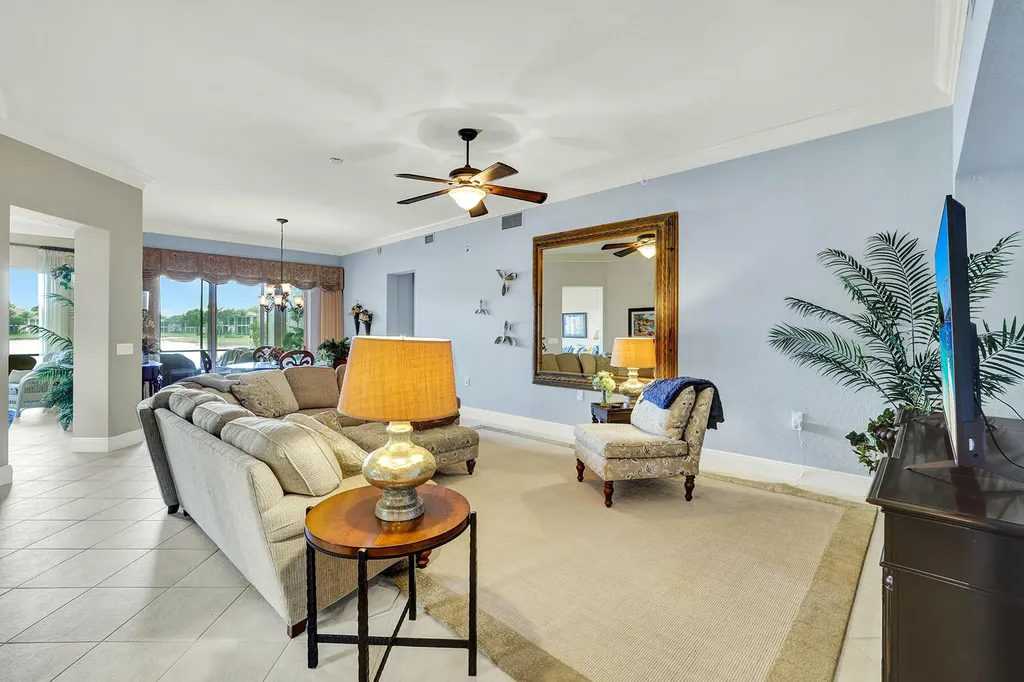 9234 Tesoro Naples FL 34114