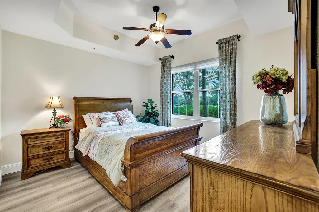 9234 Tesoro Naples FL 34114