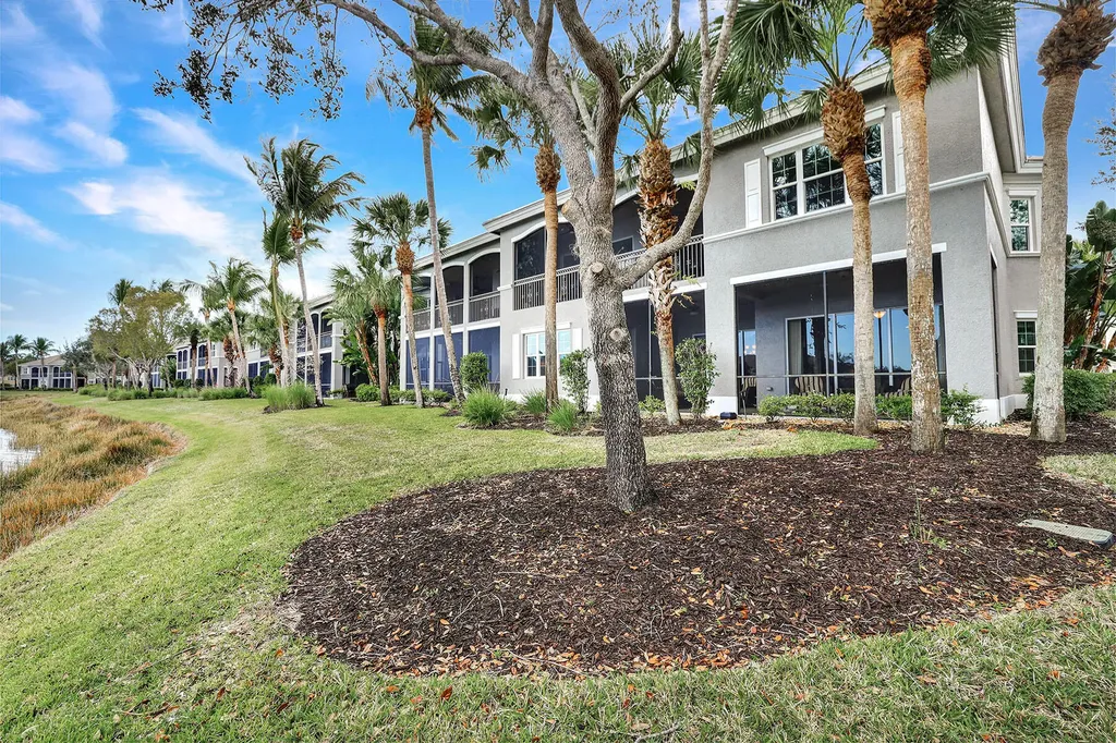 9234 Tesoro Naples FL 34114