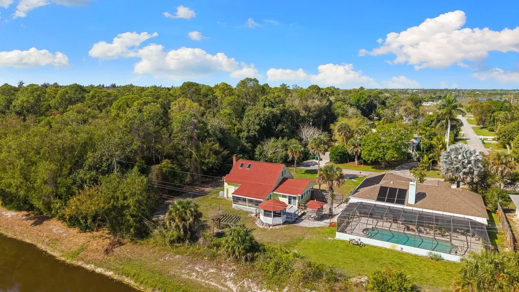 91 Constitution Drive Naples FL 34112