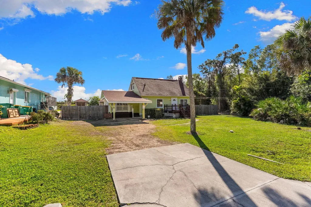 91 Constitution Drive Naples FL 34112