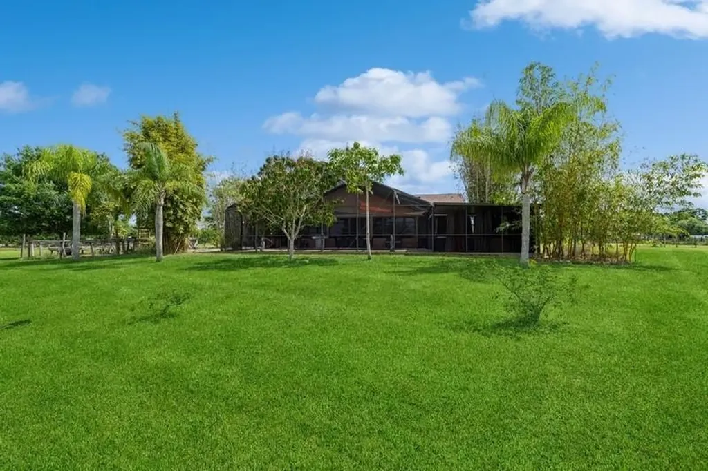 6670 Pangola Road Fort Myers FL 33905