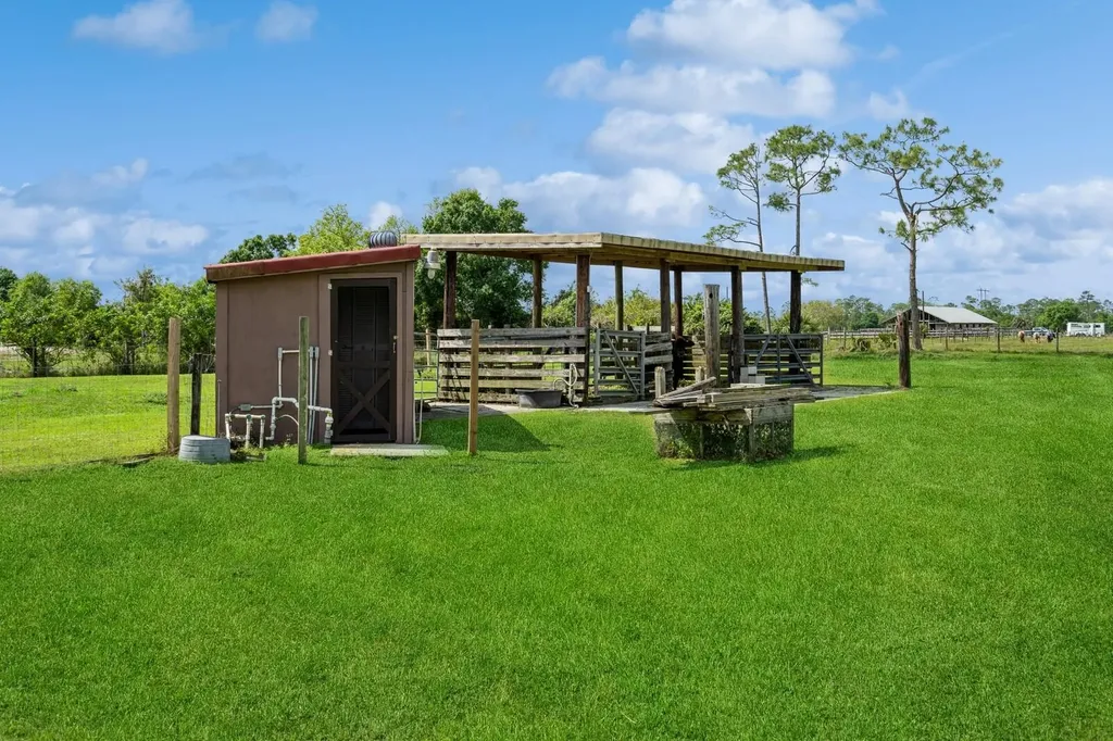 6670 Pangola Road Fort Myers FL 33905