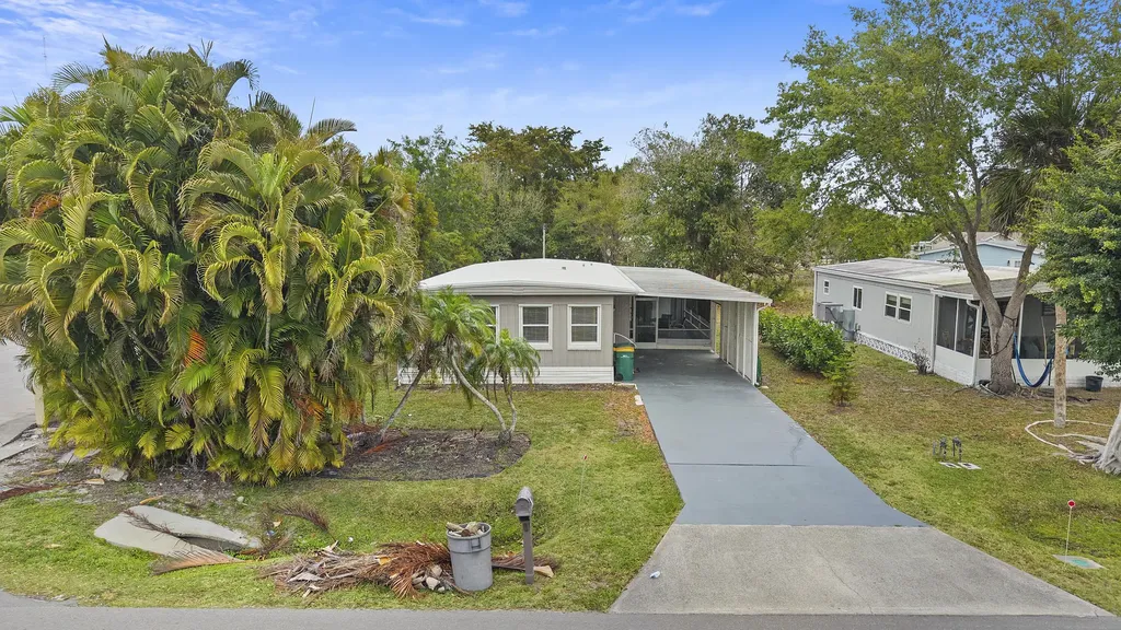 851 Manatee Road Naples FL 34114