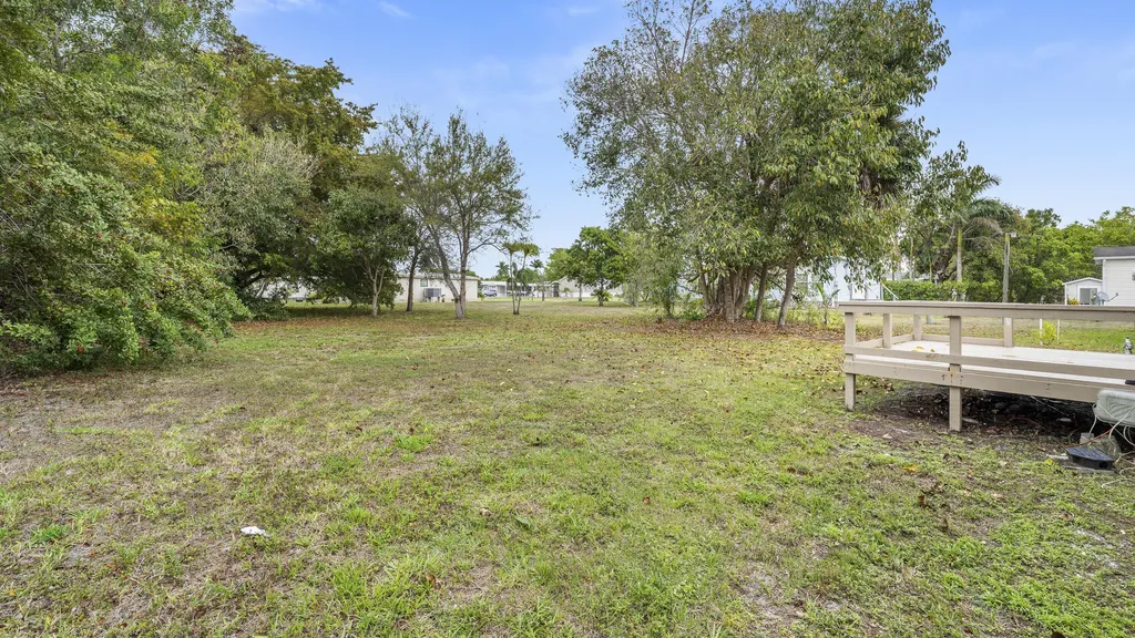 851 Manatee Road Naples FL 34114