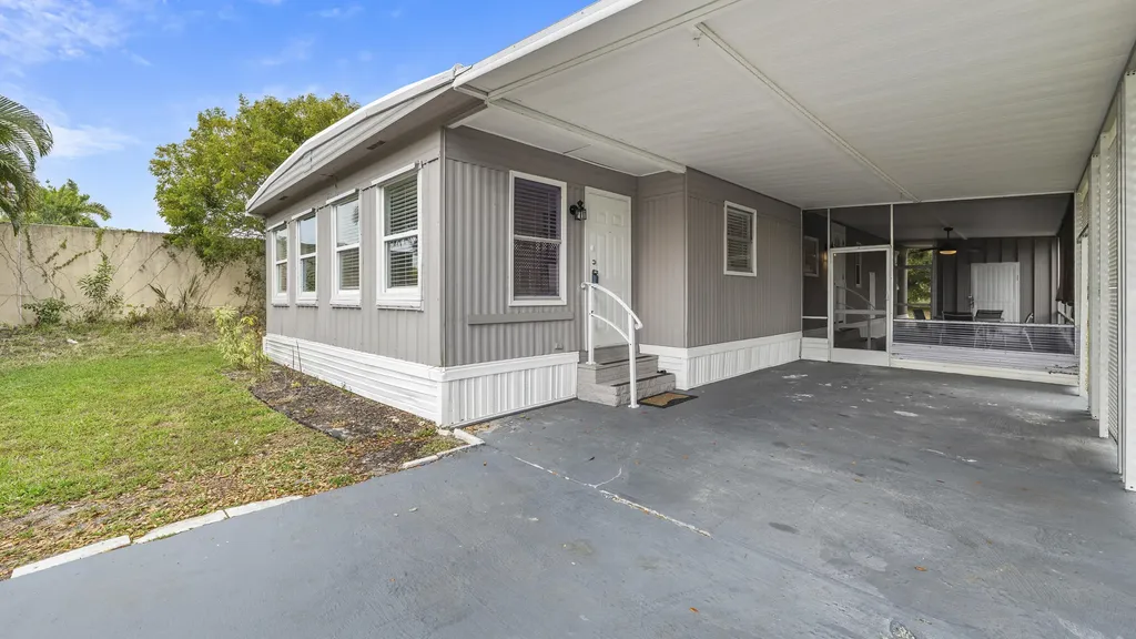 851 Manatee Road Naples FL 34114
