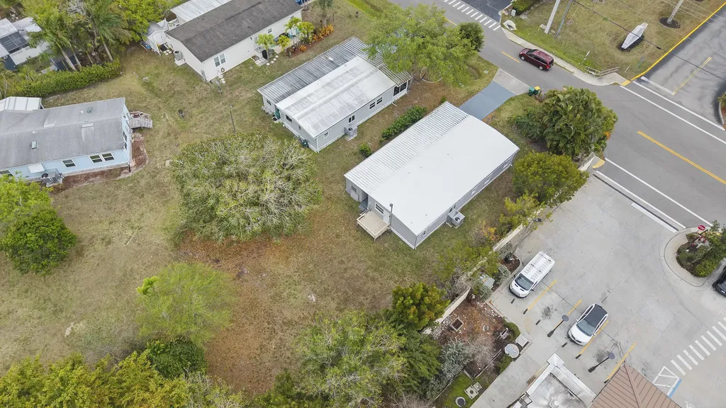 851 Manatee Road Naples FL 34114