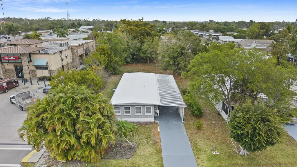 851 Manatee Road Naples FL 34114