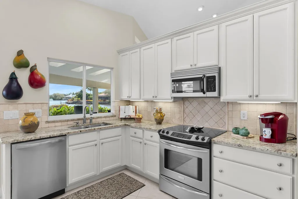 101 Morning Star Cay Naples FL 34114