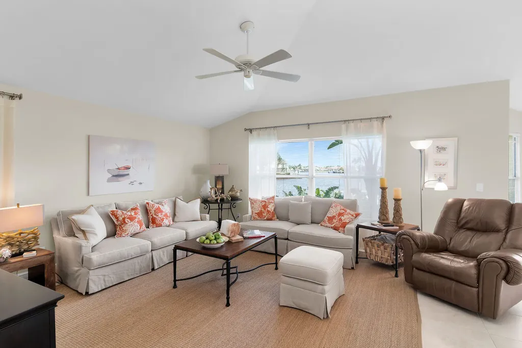 101 Morning Star Cay Naples FL 34114