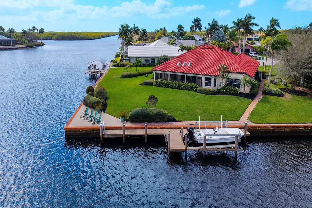 101 Morning Star Cay Naples FL 34114