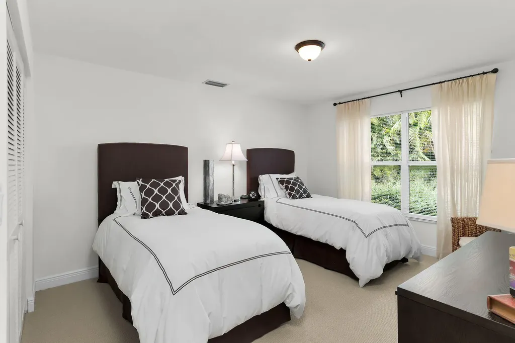 101 Morning Star Cay Naples FL 34114