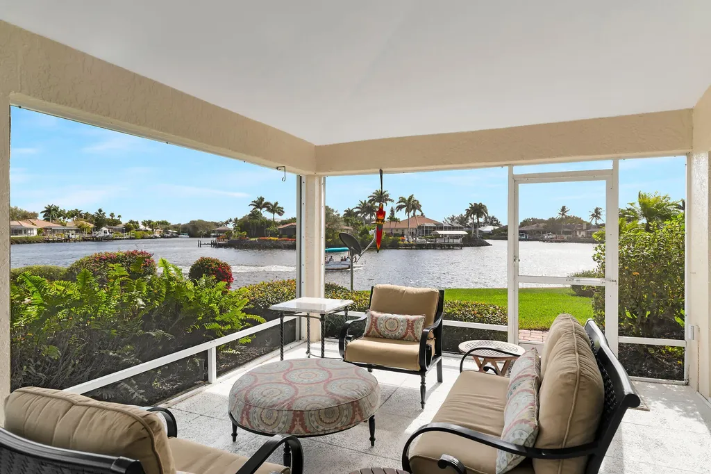 101 Morning Star Cay Naples FL 34114