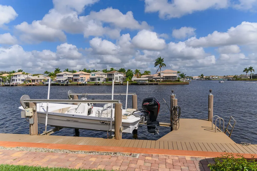 101 Morning Star Cay Naples FL 34114