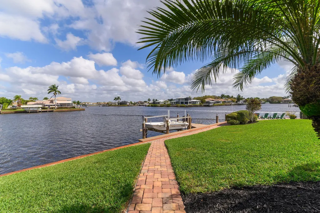 101 Morning Star Cay Naples FL 34114