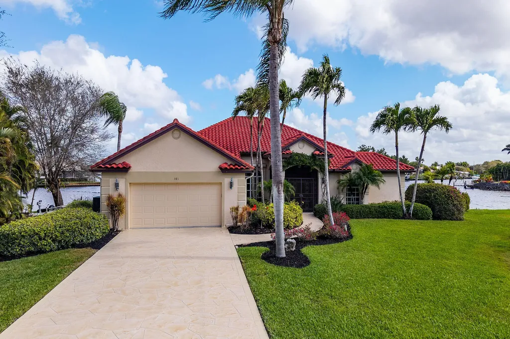 101 Morning Star Cay Naples FL 34114