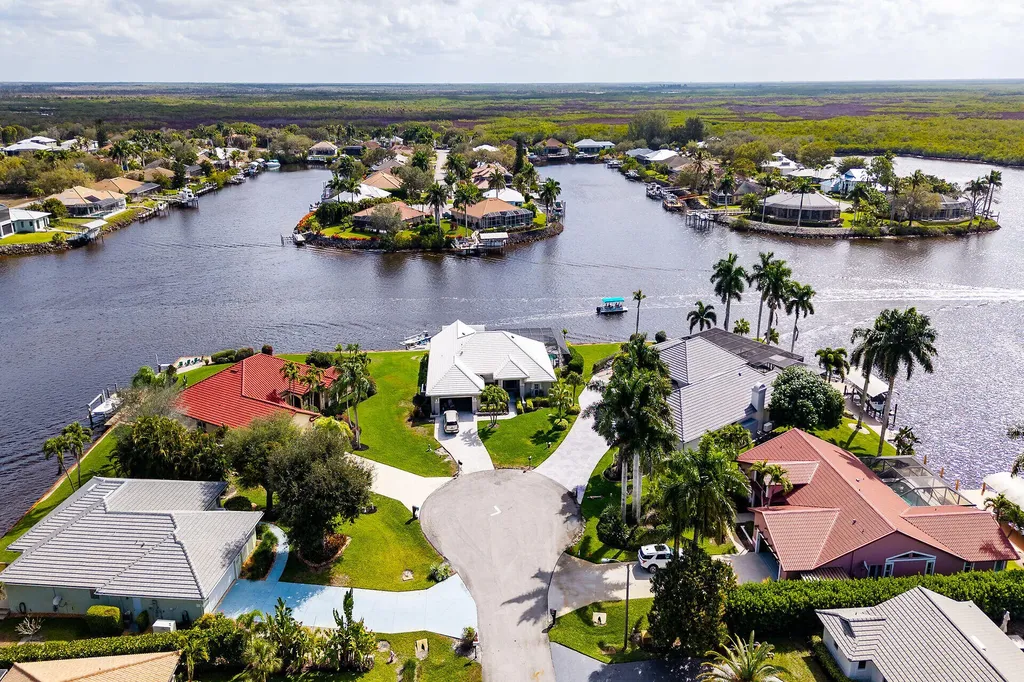 101 Morning Star Cay Naples FL 34114