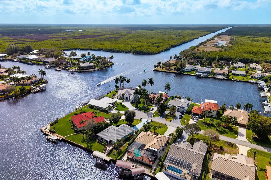 101 Morning Star Cay Naples FL 34114