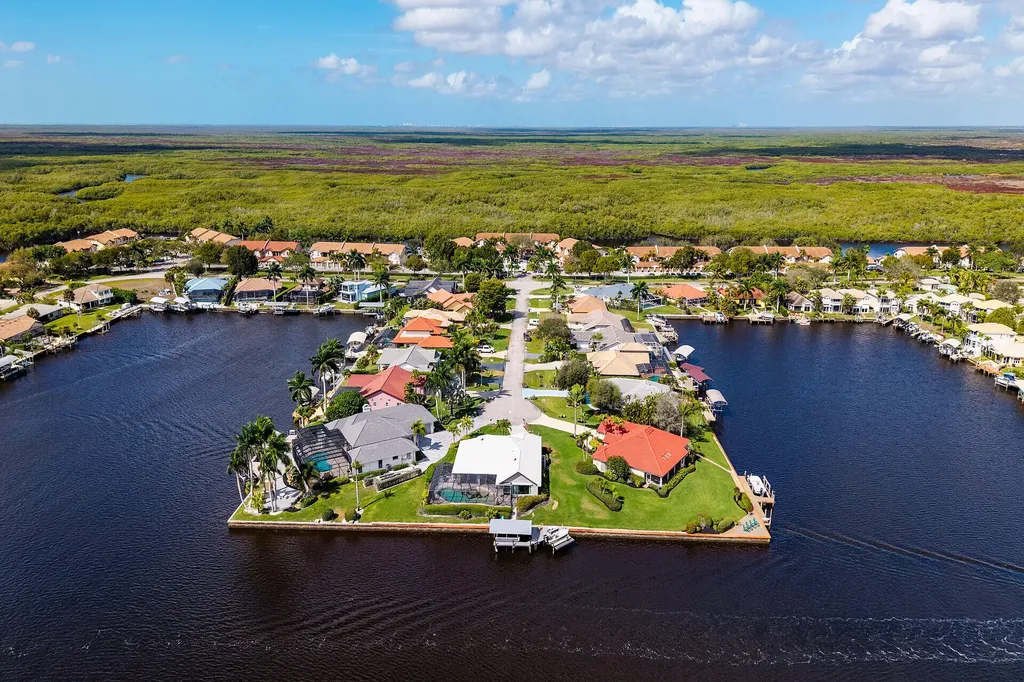 101 Morning Star Cay Naples FL 34114