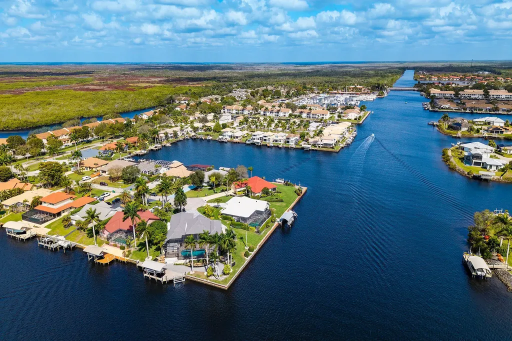 101 Morning Star Cay Naples FL 34114