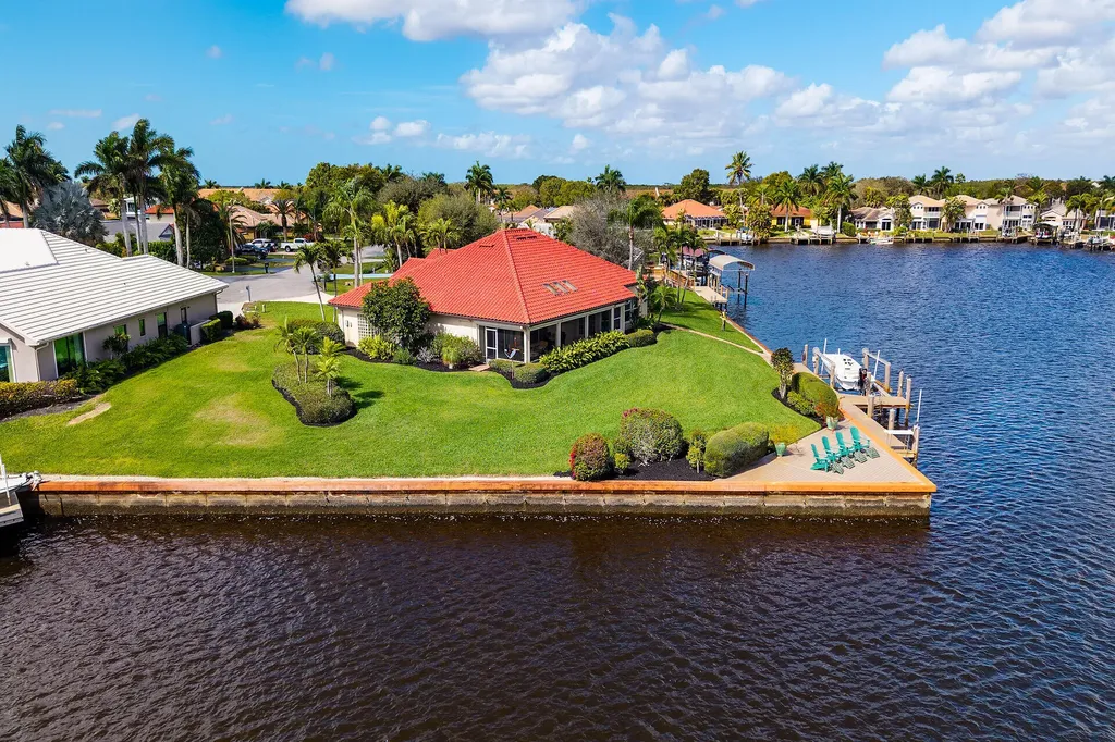 101 Morning Star Cay Naples FL 34114