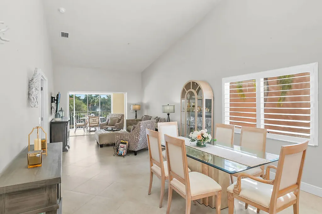 6730 Beach Resort Naples FL 34114