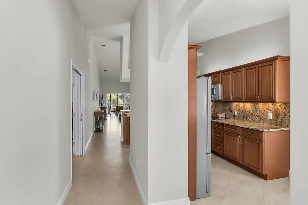 6730 Beach Resort Naples FL 34114